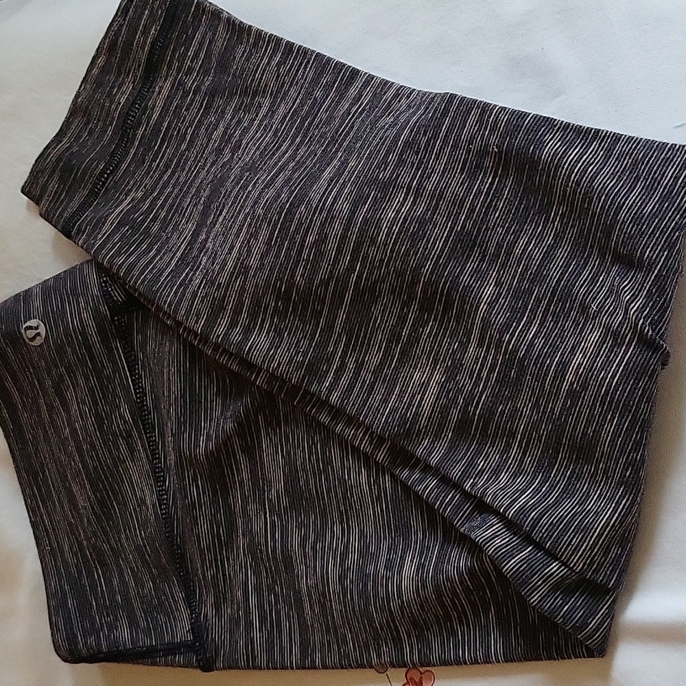Lululemon - Picture 1 of 4